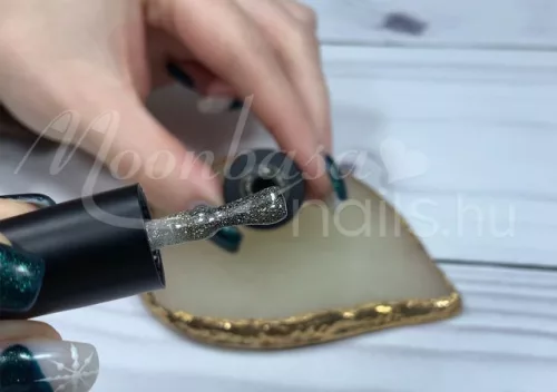 Lac gel in 3 pasi 4ml #225 Ceață cenusie strălucitoare