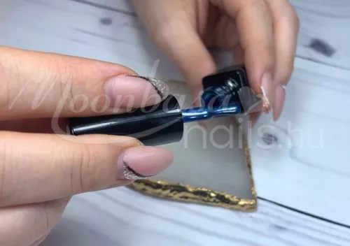 Lac gel Tiger Eye 5ml #835 Albastru păun