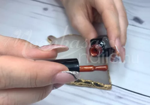 Lac termo gel Tiger Eye 5ml #861 Rosu măr - roz inchis