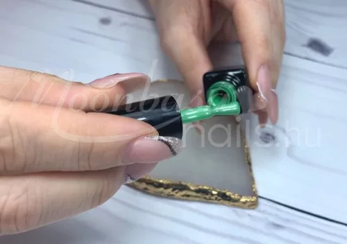 Lac gel termic Tiger Eye 5ml #868 Verde colibri - verde coral