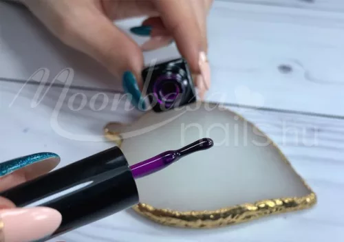 Lac gel pentru unghii in sticlă chihlimbarie 5ml #467 Hackmanite